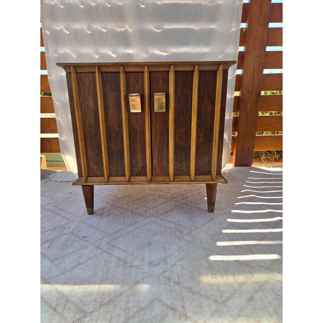 1960s Lane Mid-Century Modern Cabinet With Tapered Legs, Removable. Alta Vista, Virginia, Style 1131-92, Serial 2864250. For Sale - Image 5 of 10