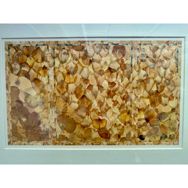 • Intricate Layered Composition (Fish-Scale Effect): The artist meticulously arranged the petals in perfect, ascending...