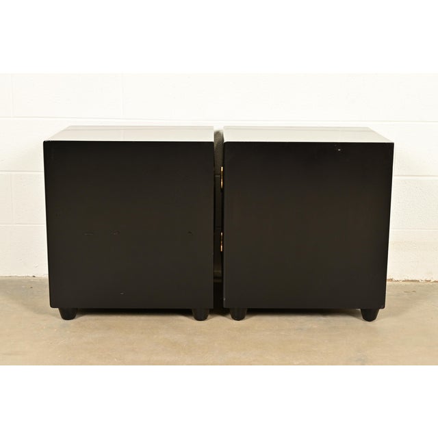 Karpen of California Mid-Century Modern Hollywood Regency Black Lacquered Nightstands | Circa 1950s For Sale - Image 13 of 15