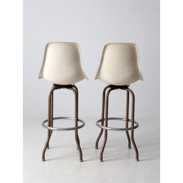 Mid Century Fiberglass Shell Swivel Bar Stools Pair For Sale - Image 10 of 12