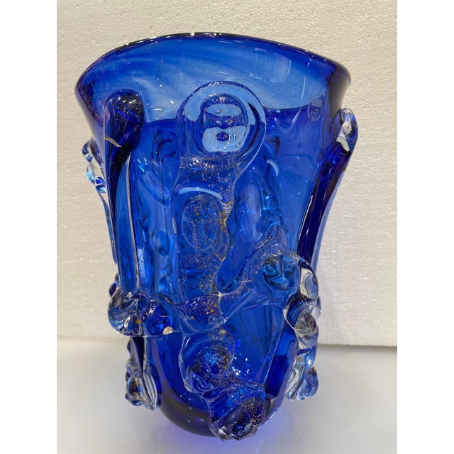 Blue Vase with Transparent Reliefs in 24 Kt Submerged Gold Leaf by Il vetro dei Dogi For Sale - Image 7 of 16