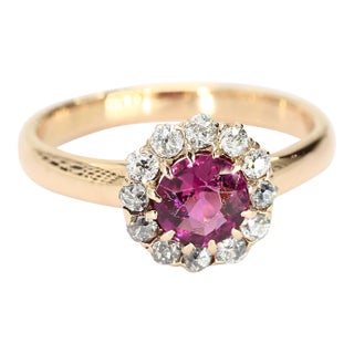 18k Yellow Gold Ring With Rhodolite Garnet Center and Diamond Halo - Size 6.75 For Sale