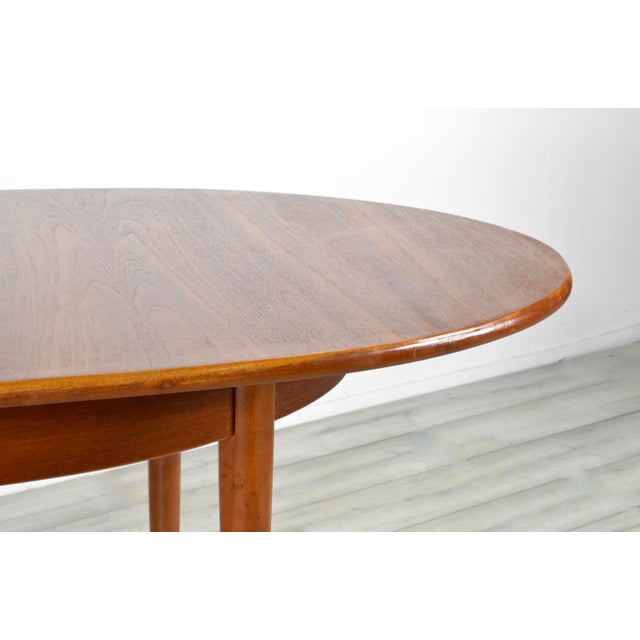 1960s Mid-Century Modern Extendable Oblong Dining Table in Teak, 1960s For Sale - Image 5 of 10