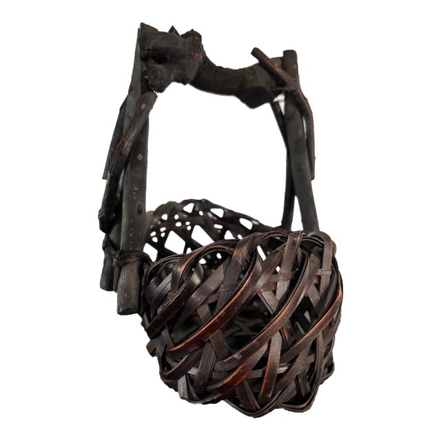 Antique Japanese Ikebana Hanakago Bamboo Flower Basket Natural Branch Handle Smoked Bamboo Meiji Taisho Era Wabi-Sabi Organic Modern For Sale