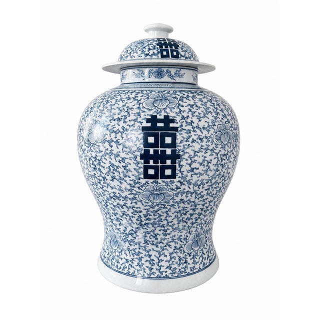 Make a statement with this stunning large vintage blue and white porcelain ginger jar, beautifully decorated with the...