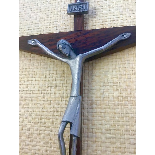 Mid-Century Modern Mid Century Modern Crucifix in Teak and Silver Tone Metal, Italy For Sale - Image 3 of 8