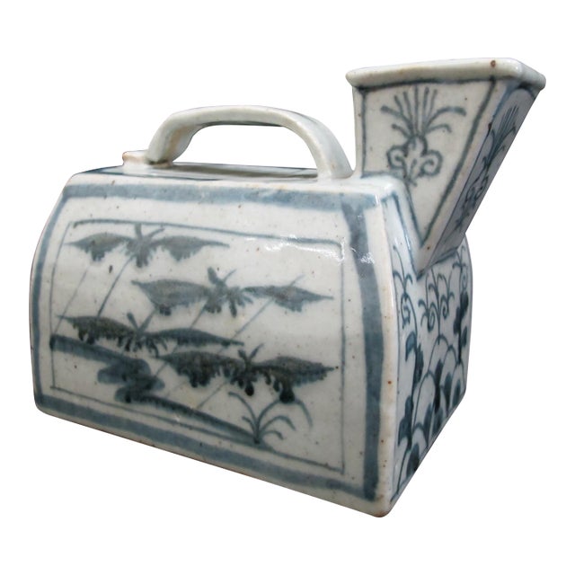 Chinese Qing Dynasty Blue & White Porcelain Spouted Chamber Pot With Bat Design For Sale