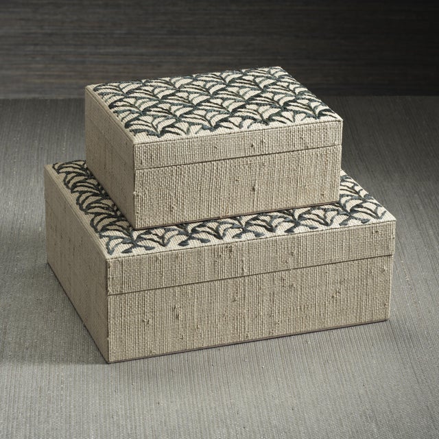 Canaria Petals Natural Fiber Raffia Decorative Box For Sale - Image 4 of 8