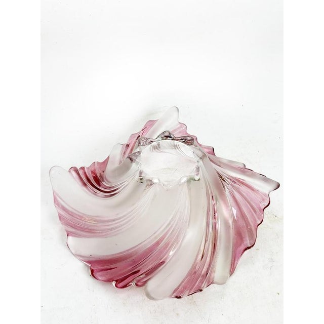 Gold Vide Poche in Pink and White Glass, France, 1970 For Sale - Image 8 of 17