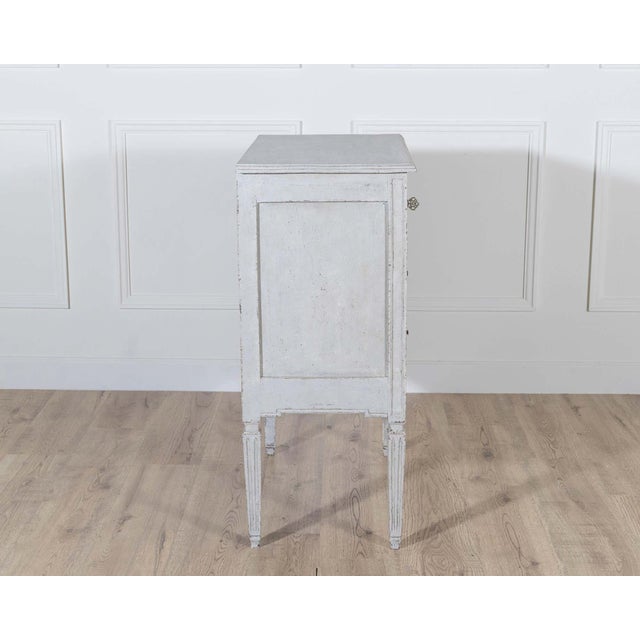 Early 20th Century French Chest of Drawers with Exceptional Craftsmanship For Sale - Image 12 of 12