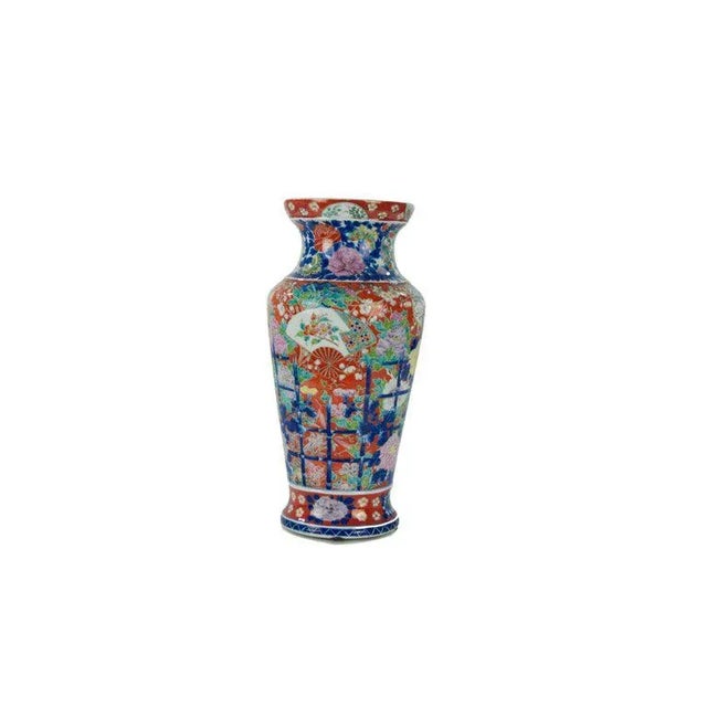 Large late 19th century Chinese Export Porcelain Imari and Famille Rose hand painted vase. Extremely rare coloration.