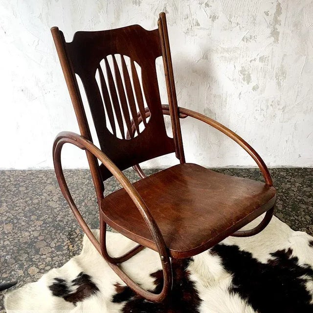 Bauhaus Children's Rocking Chair from Jacob & Josef Kohn, Austria, Early 1900s For Sale - Image 3 of 14