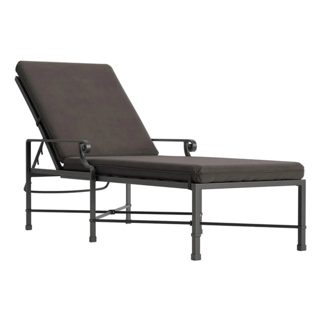 Brown Jordan Venetian Adjustable Chaise Lounge, Textured Pewter frame with Fusion Charcoal fabric For Sale