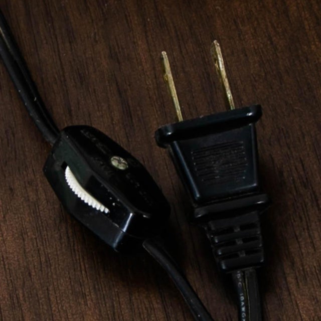 Mid-Century Modern Round Metal Black American Desk Table Lamp For Sale - Image 9 of 9