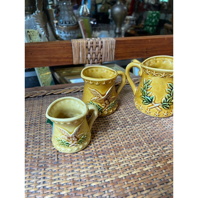 1970s 1970s Set of 4 Ceramic Americana Measuring Cups With Eagle Accents For Sale - Image 5 of 5