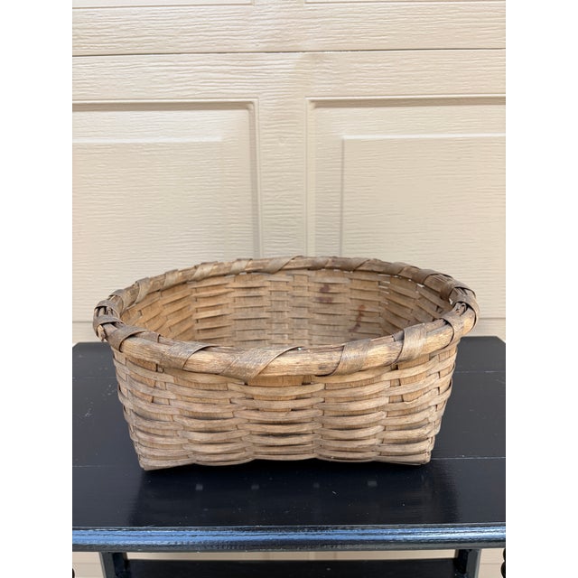 Antique American Splint Oak Round Basket, Late 19th Century For Sale - Image 9 of 12