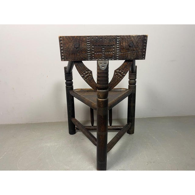 Brown Ethiopian Gurage Chieftains Chair in Hand-Carved Hardwood, 1930s For Sale - Image 8 of 18