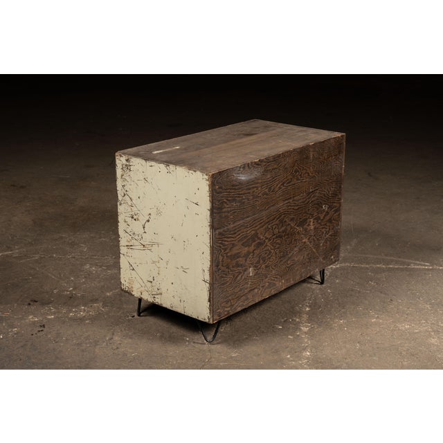 Early 20th Century Vintage Eight-Drawer Wooden Card Catalog–Style Cabinet on Hairpin Legs For Sale - Image 5 of 7