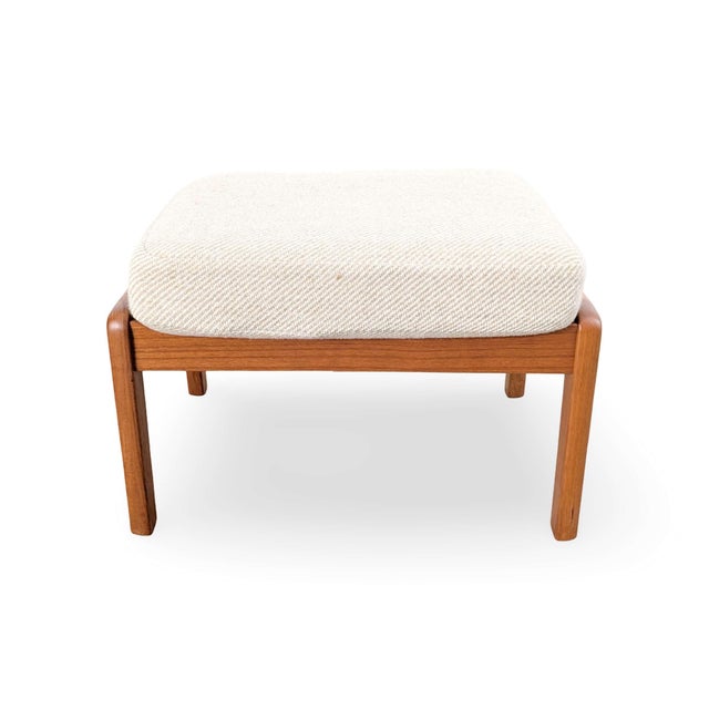 Beige Senator Highback Armchair and Pouf by Ole Wanscher for Poul Jeppesen, Set of 3 For Sale - Image 8 of 15