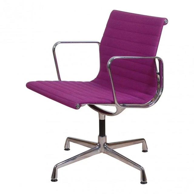 Designer: charles eames. Manufacturer: vitra. Model: ea-108. Measurements: h: 83 x w: 52,5 x d: 59 x armrest height: 67,5...