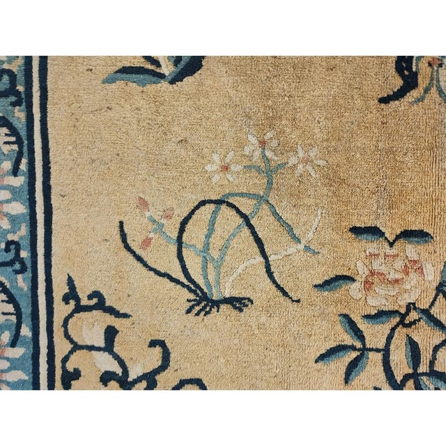 1900 - 1909 1900s Antique Chinese Peking Wool Pile Hand Knotted Floral Medallion Small Rug For Sale - Image 5 of 7