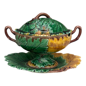 19th Century Majolica Wedgwood Leaves Tureen