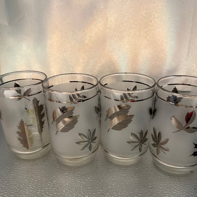 Libbey Glass Co. Vintage Mid Century Modern Libbey Frosted Gorgeous Glass Silver Leaf Set of 4 Glass Tumblers For Sale - Image 4 of 11