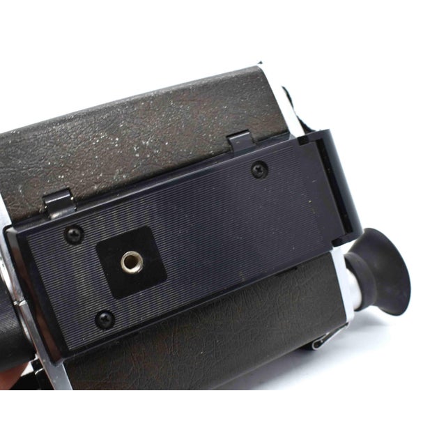 Brown Mid Century Modern Kodak Xl33 Super 8 Movie Camera With Original Hard Case For Sale - Image 8 of 12