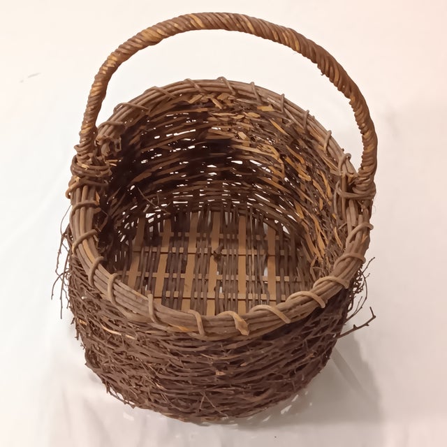Mid 20th Century Vintage Hand Woven Wicker Bird's Nest Twigs Oval Basket For Sale - Image 4 of 10
