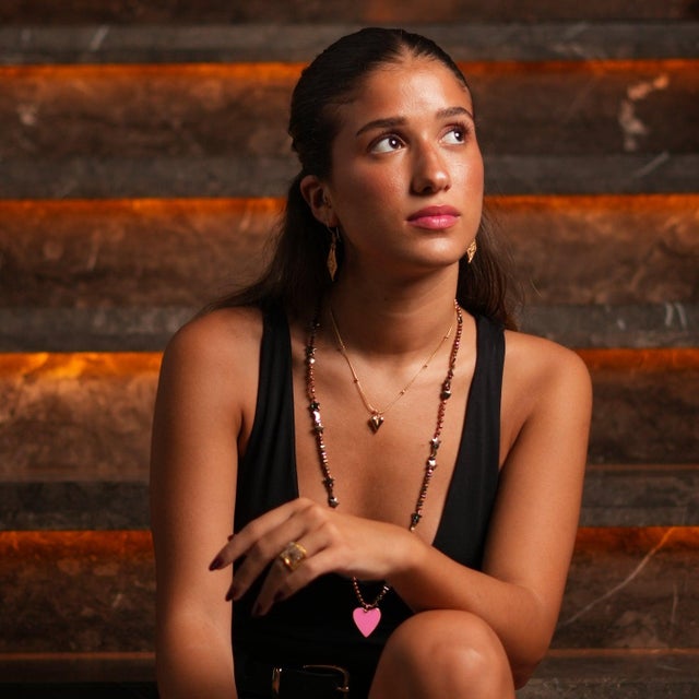 Minimalist Gold Heart Love Statement Necklace For Sale In Miami - Image 6 of 7