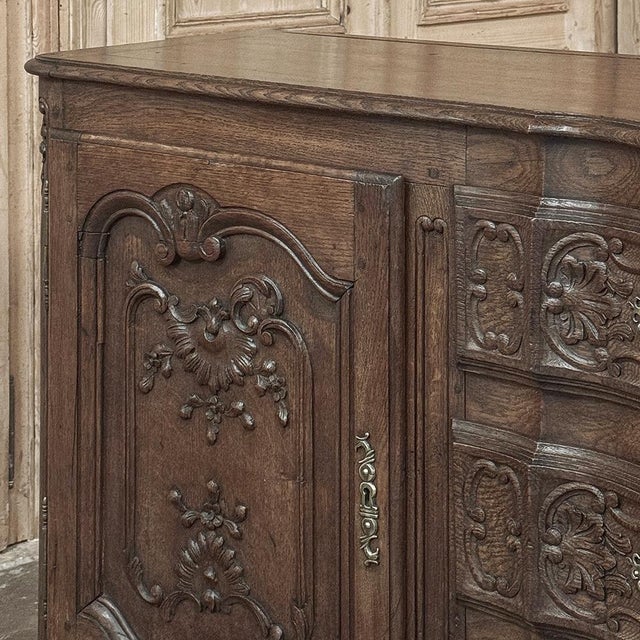 18th Century Liège Louis XV Period Carved Oak Buffet For Sale - Image 11 of 18