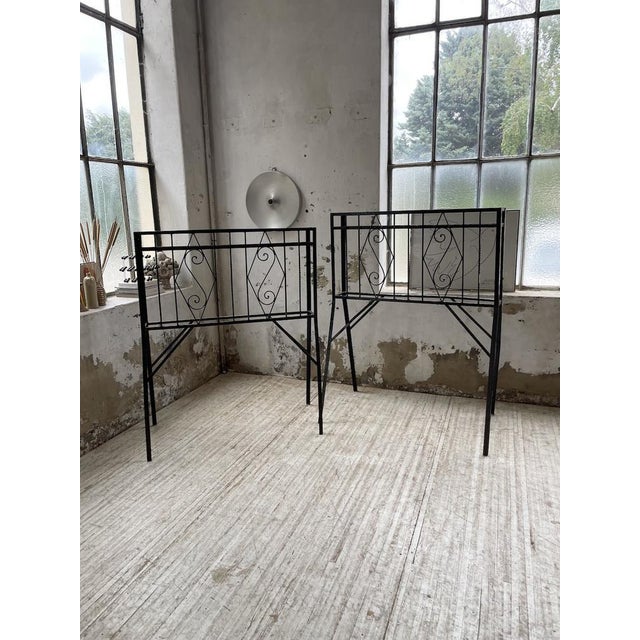 Series composed of two old large outdoor metal planters from the 1930s. we love their xl format, the elegance of their...