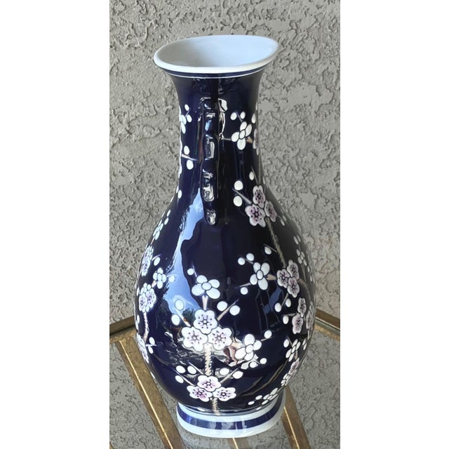Chinoiserie Mid 20th-Century Prunus Blossom 玉壶春瓶 Yuhuchunping-Shape Vase With Chinese Dragon-Handles For Sale - Image 3 of 18