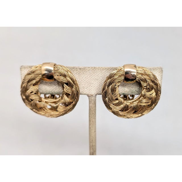 1950s Vintage 1955 Signed Napier Doris Day Goldtone Woven Clip Earrings-2 Pieces For Sale - Image 5 of 9