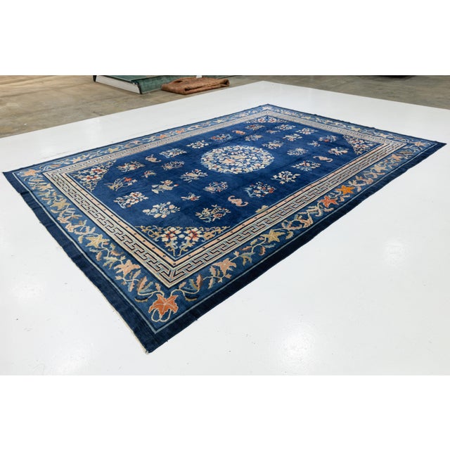 1920s Antique Chinese Wool Rug – Blue Field, Floral Medallion, Early 20th Century For Sale - Image 5 of 11