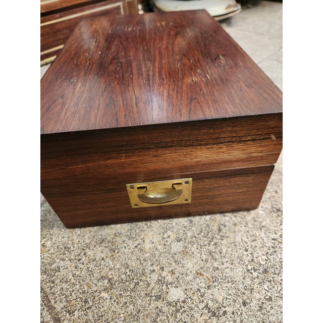 Superb. Vintage Davidoff cigar humidor Large model 36/23/14 cm 2 interior shelves Side handles Excellent condition Holders...