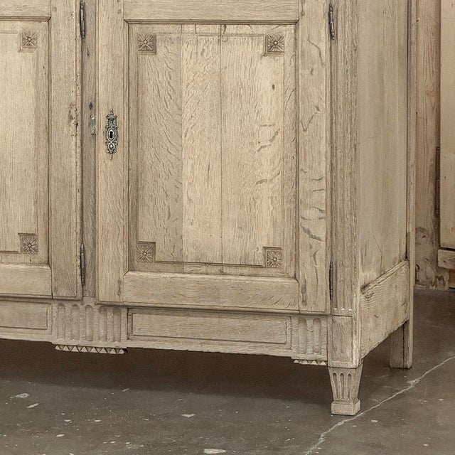 18th Century French Louis XVI Period Stripped Oak Buffet For Sale - Image 9 of 18