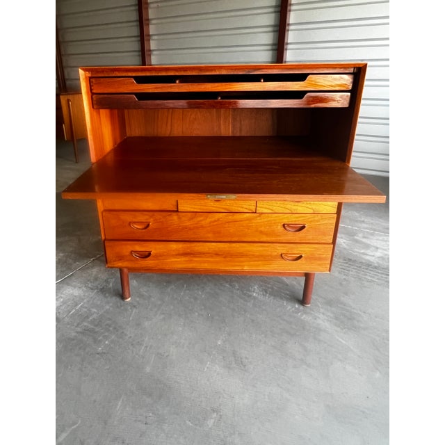 Brown 1960s Peter Hvidt & Orla Mølgaard-Nielsen for Søborg Danish Teak Desk and Hutch For Sale - Image 8 of 10