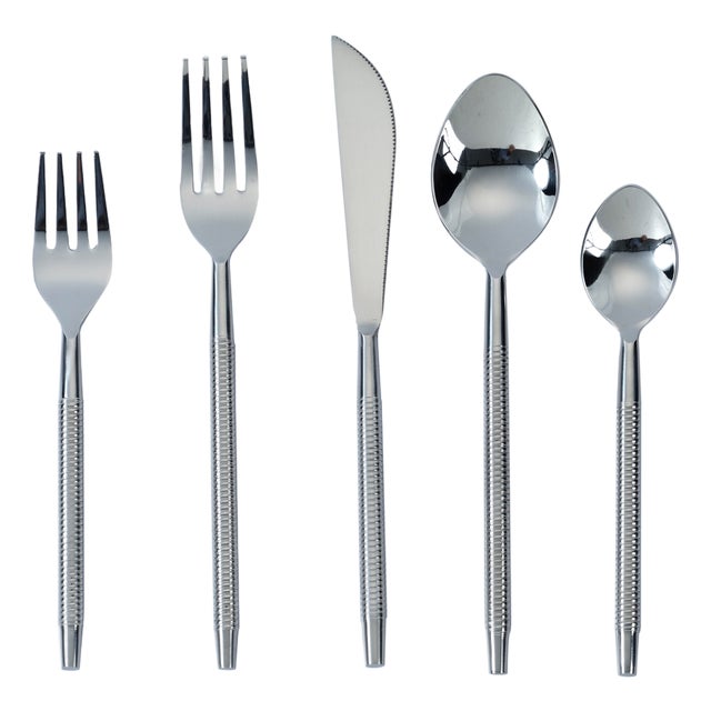 Ribbed Silver Stainless Steel Flatware - Set of 5 Pieces - Service For One For Sale