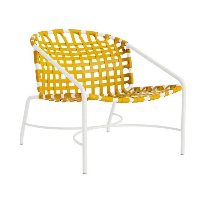 Brown Jordan Kantan Aluminum Lounge Chair in Chalk with Yellow Vinyl Strapping For Sale