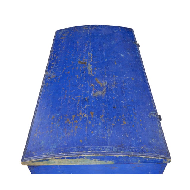 Antique Painted Pine Dome Top Trunk, 1866, in Good conditions. Designed before 1890
