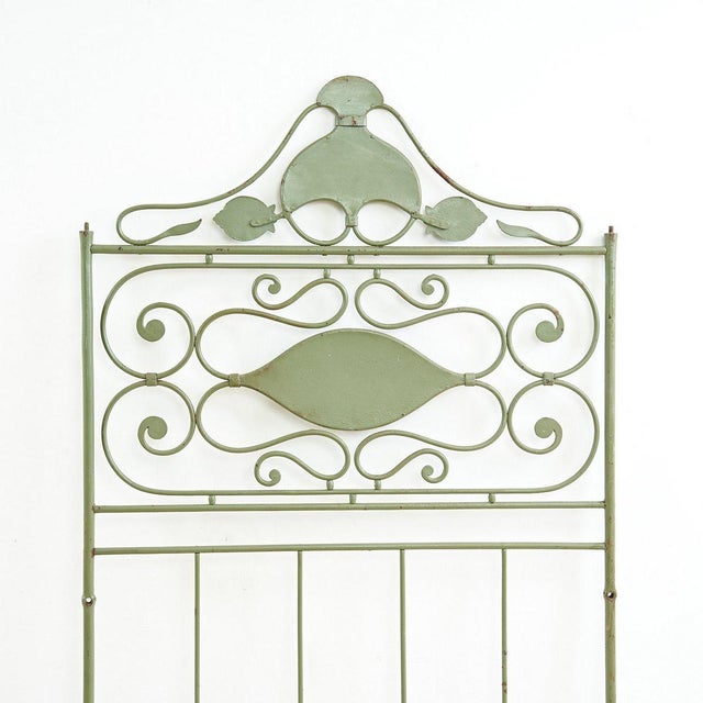 Antique wrought iron bed height: 161 width: 95 depth: 198 style: vintage production period: 20th century design period:...