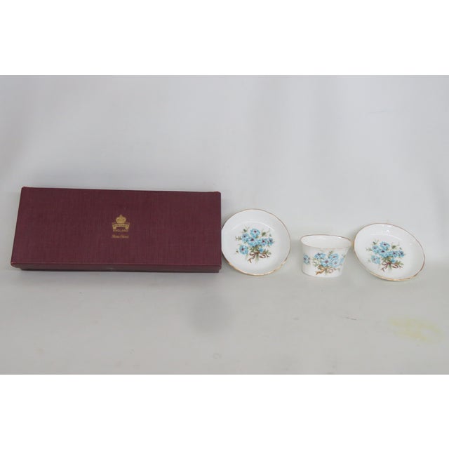 White Aynsley England Bone China 3pc Box Set Blue Forget Me Not Motif Gold Trim 4956b For Sale - Image 8 of 14