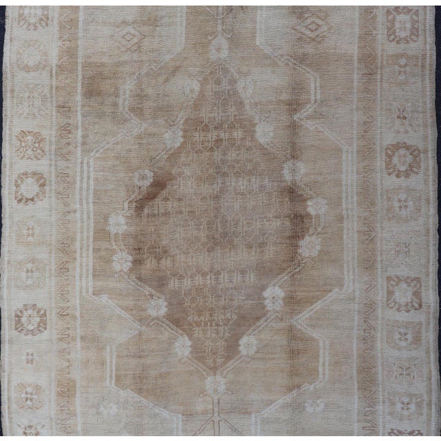 Vintage Oushak Rug With Soft Beige, Warm Taupe, and Ivory Tones For Sale - Image 4 of 14