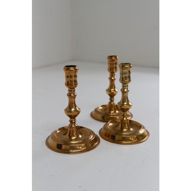 Baroque Antique Danish Brass Candlesticks from Næstved, 1780s, Set of 3 For Sale - Image 3 of 14