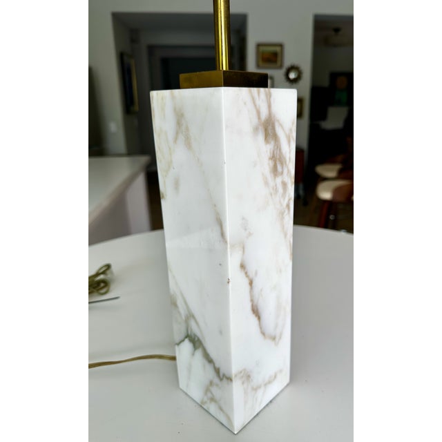 1960s Single t.h. Robsjohn-Gibbings for Hansen Table Lamp White Marble & Brass For Sale - Image 11 of 14