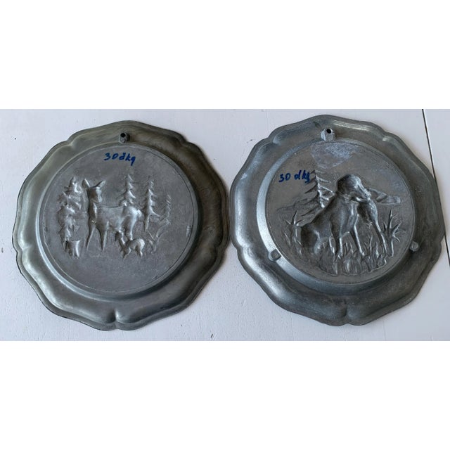 Metal Tin Plates with Hunting Theme, 1900s, Set of 2 For Sale - Image 7 of 8