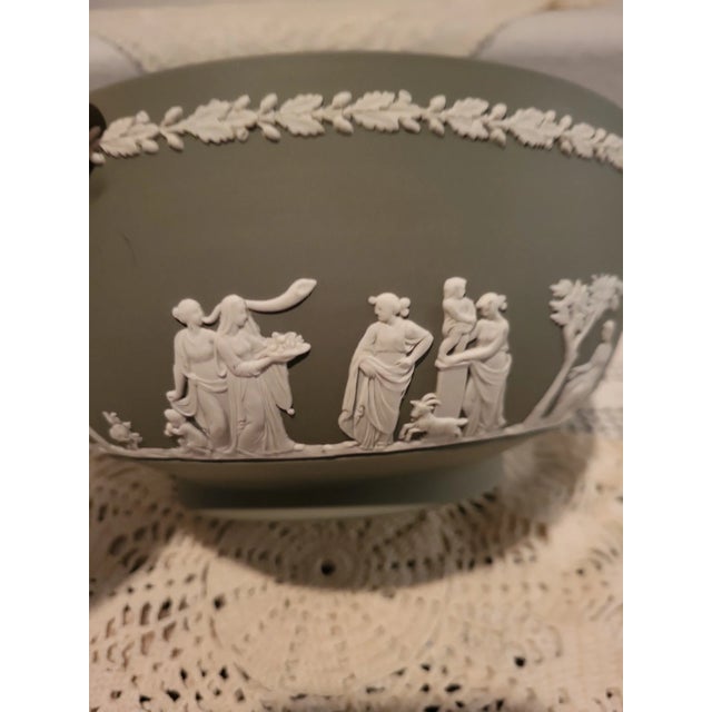 Wedgwood Vintage Mid-Century Modern Wedgwood Jasperware 8” Celadon Green Sacrifice Serving Fruit Bowl For Sale - Image 4 of 7