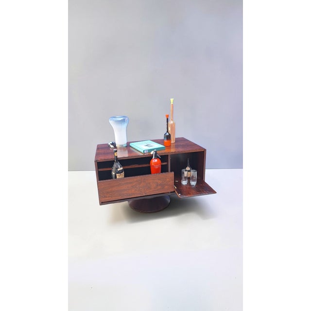 1960s Revolving Bar Cabinet by Gianfranco Frattini for Bernini, Italy, 1960s For Sale - Image 5 of 13