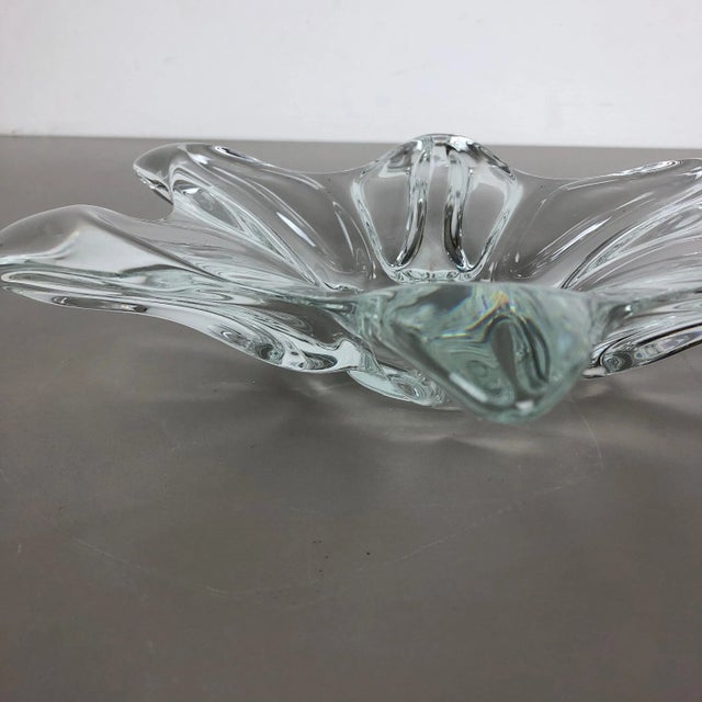 Large French Floral Crystal Glass Shell Bowl by Vannes Art, 1970s For Sale - Image 18 of 18